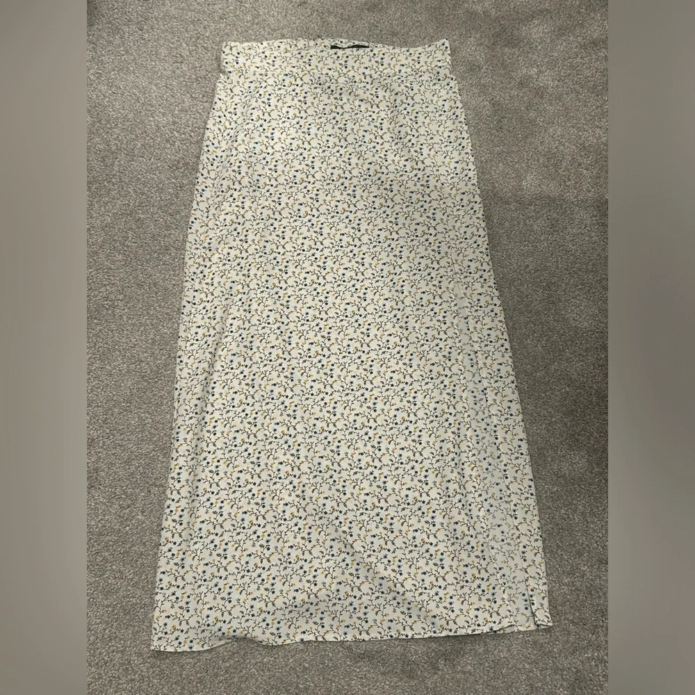 Floral Midi Skirt - Picture 1 of 2